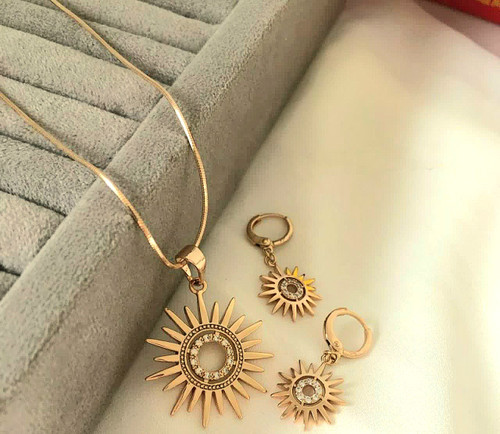 نیمست گردنبندوگوشواره ژوپینگ طرح خورشید نگیندار