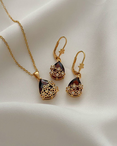 نیمست جواهری نگین قرمز