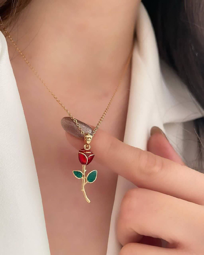 گردنبند مینیمال گل رز برند Ysx آبکاری طلا