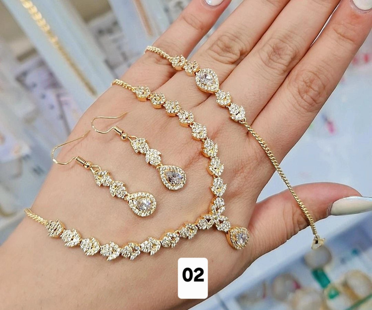 سرویس طلایی جواهری فول نگین برندشین