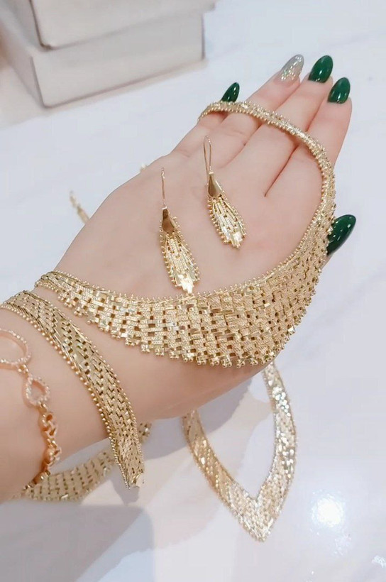 سرویس جلفامشابه نمونه طلا کیفیت ودوام فوقلعاده