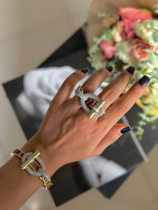 نیمست هرمس طرح جواهری انگشتر ۲تایی ودستبندنگین اتریشی مخراجکاری آبکاری طلا