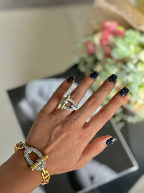 نیمست هرمس طرح طلا انگشترودستبندآبکاری طلا نگین مخراج کاری