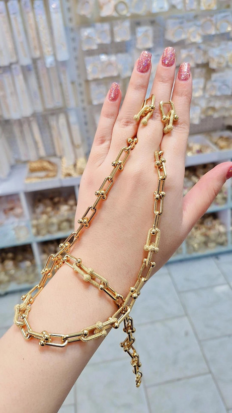 سرویس تیفانی طرح طلا آبکاری قوی نگین ها اتریشی مخراج کاری