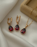 نیمست نگین قرمز یاقوتی طرح جواهری باآبکاری طلا۱۸ عیار،برندمعتبرژوپینگ