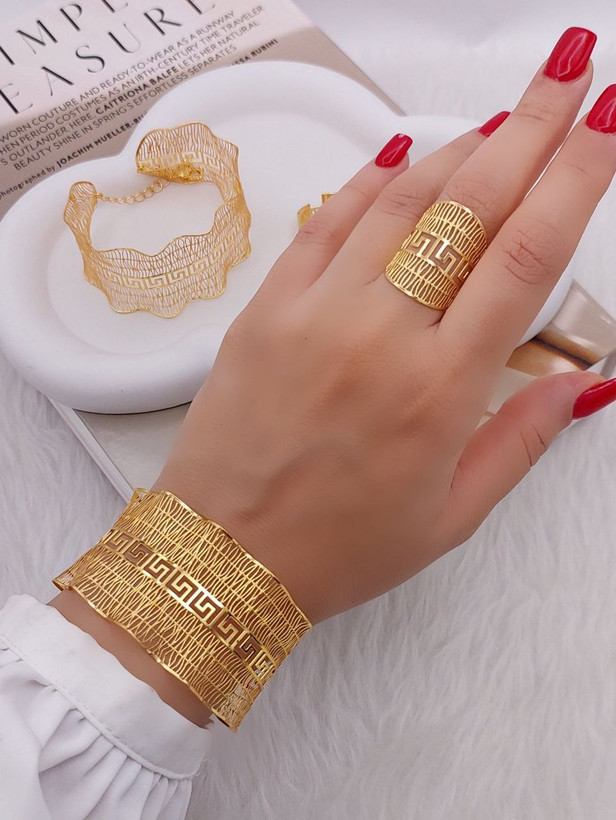 ست دستبند و انگشتر بحرینی رنگ ثابت آبکاری طلا