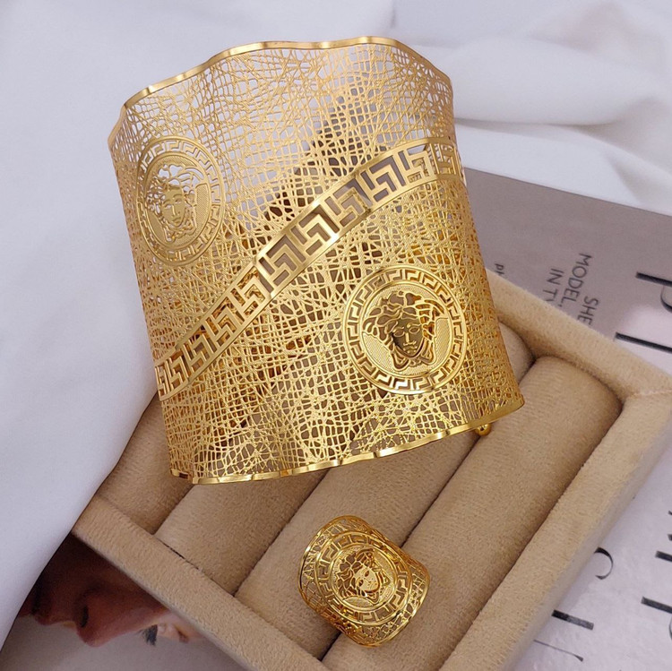 ست دستبندانگشتربحرینی ورساچه