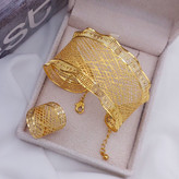 ست دستبند وانگشتر خلیجی رنگ ثابت آبکاری طلا وارداتی