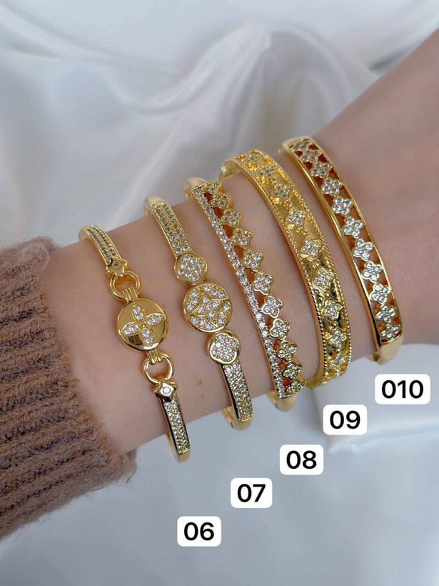 دستبند بنگل ونکلیف نگین کاری مجلسی طرح طلا