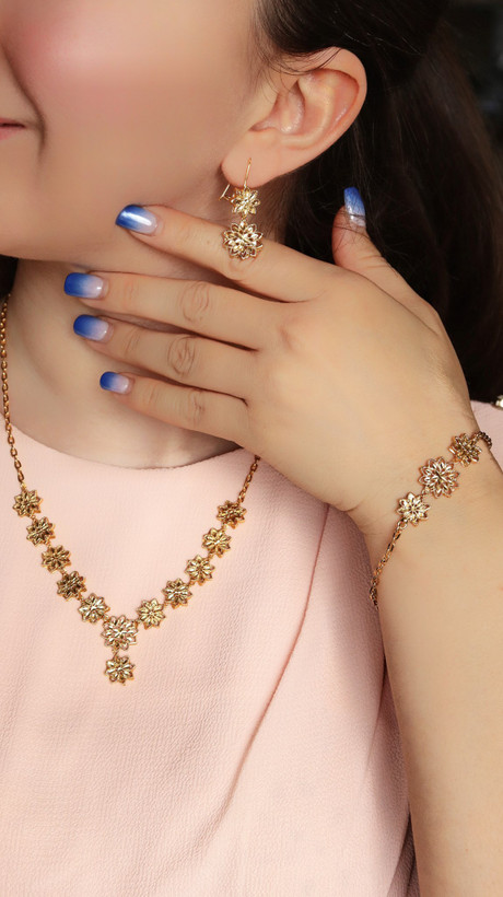 سرویس طلایی زنانه طرح طلا آبکاری طلا دوام رنگ بالا