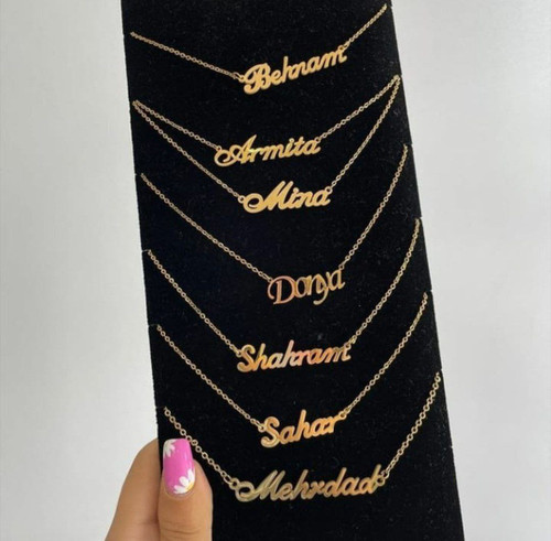 گردنبند اسم انگلیسی استیل رنگ ثابت طرح طلا