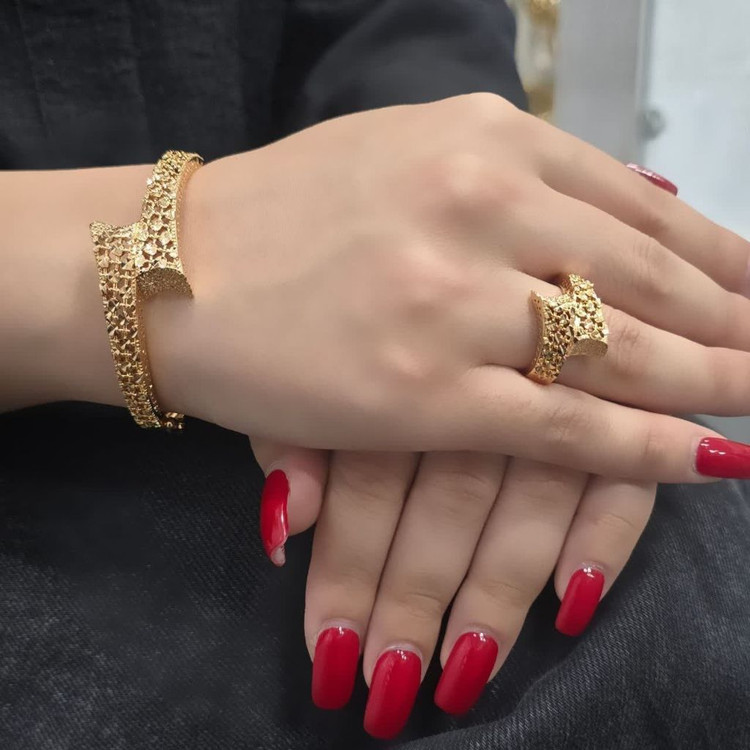 1-ست دستبندوانگشتر طرح طلا وارداتی رنگ ثابت وضدحساسیت برندysx