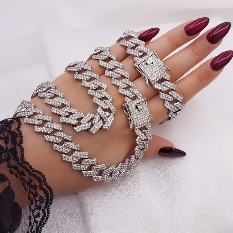 ست گردنبندودستبند سیلور مردانه وزنانه لوکس فول نگین رنگثابت بدون حساسیت