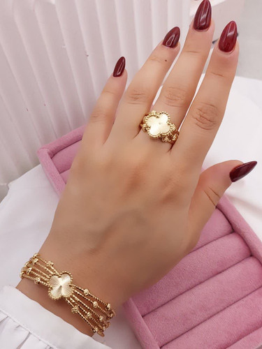 ست دستبندوانگشتر ونکلیف آلبرنادوجدیدطرح طلا رنگ ثابت آبکاری طلا۱۸ عیار