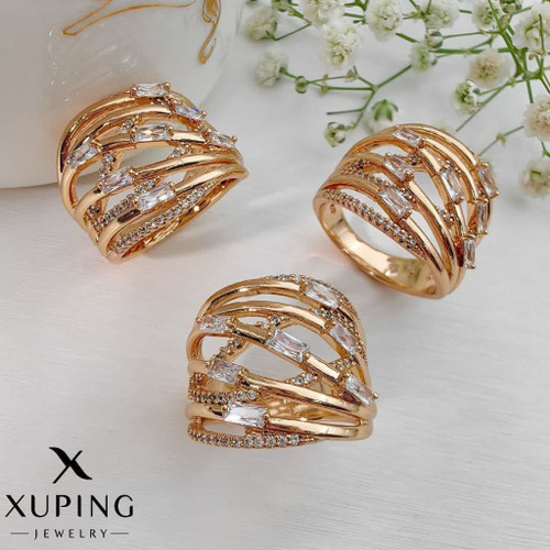 انگشترجواهری زنانه مجلسی طرح طلا رنگ ثابت برندمعتبرژوپینگ