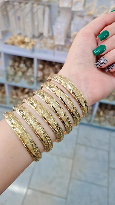 النگوزنانه طلایی پهن ۱۰ میل ،طرح جدید مشابه طلا،ثبات رنگ بالا ،جنس برنجی