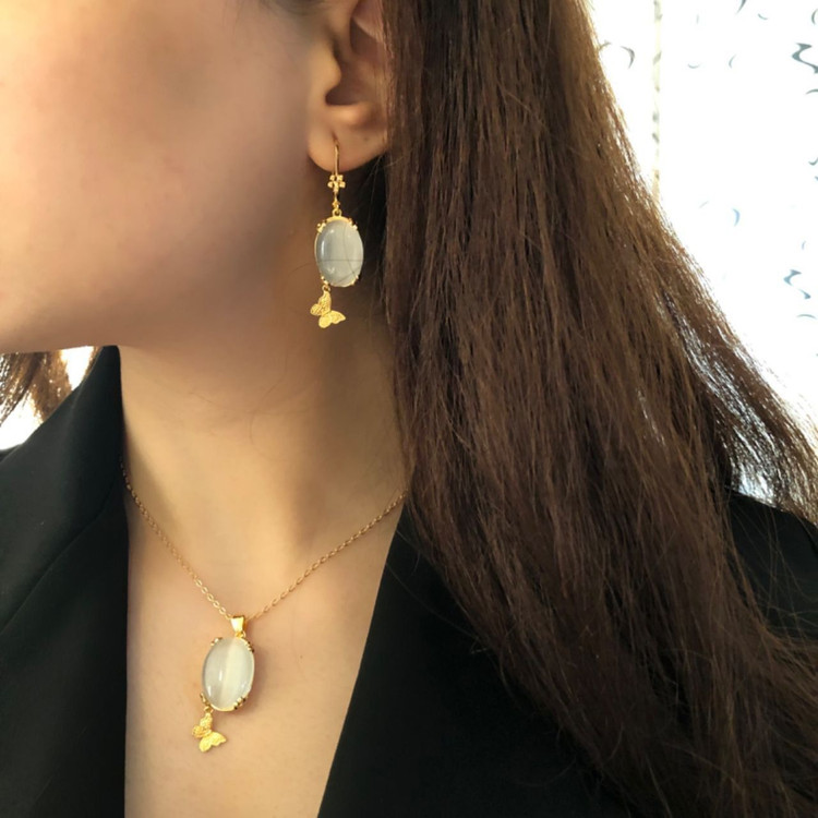 نیمست سنگی نگین سفید جدیدطرح طلا آبکاری طلا،وارداتی باکیفیت