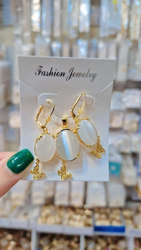 نیمست سنگی نگین سفید جدیدطرح طلا آبکاری طلا،وارداتی باکیفیت