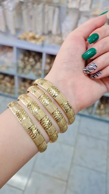 النگو شن پاشی پهن زنانه طرح جدیدمشابه طلا،سایز۳.۴.۵،آبکاری دوام بالا،برنجی