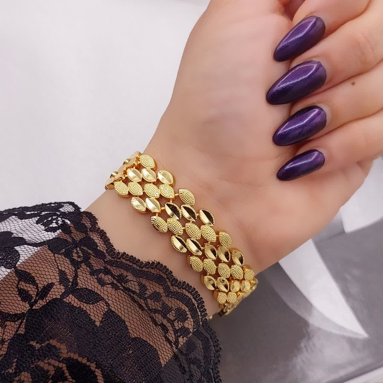 دستبند طلایی زنانه رنگ ثابت کاملا طرح طلا جنس لطیف وارداتی باکیفیت