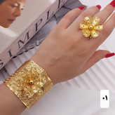 ست دستبندوانگشتر گل برجسته بحرینی زنانه طرح طلا آبکاری قوی رنگ ثابت