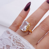 انگشترنگین سفید شیک زنانه طرح جدیدمشابه طلا رنگثابت آبکاری قوی طلا