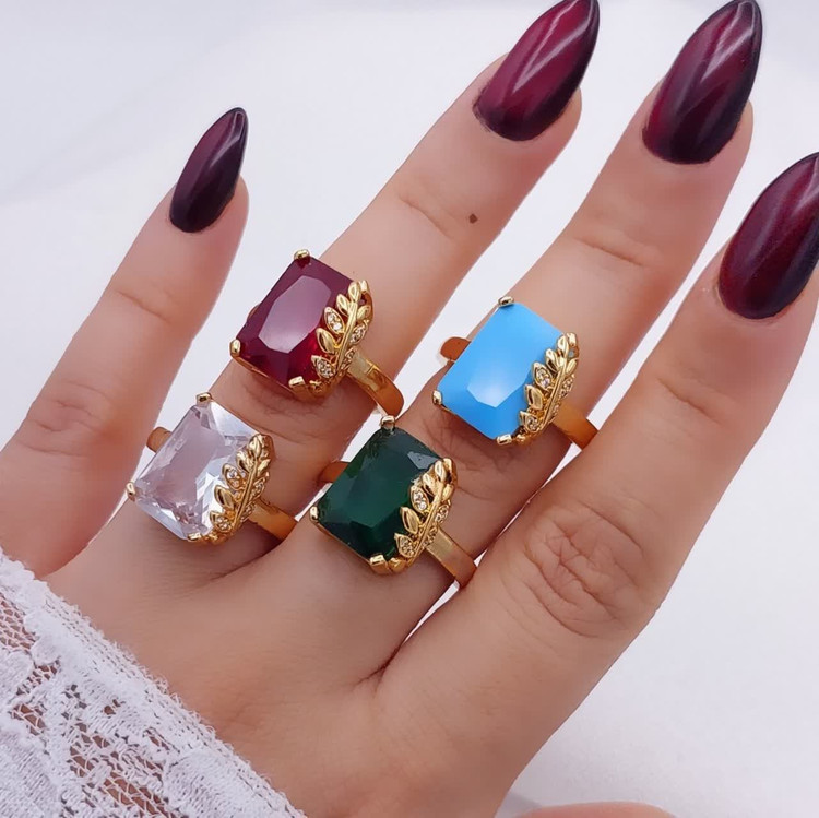 انگشتر سنگی شیک زنانه طرح جدیدمشابه طلا رنگثابت آبکاری قوی طلا