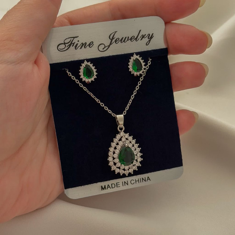 نیمست جواهری اشکی نگین سبز نقرهای جدیدطرح طلا رنگثابت آبکاری