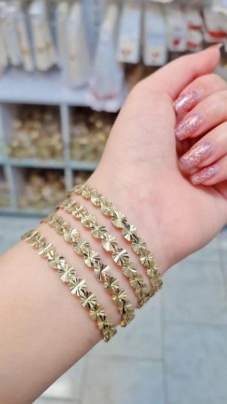 النگوطلاروس اصل جدید وپرطرفدار کاملاطرح طلا رنگثابت تضمینی ۶میلی