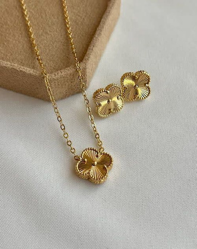 نیمست ونکلیف طلایی طرح طلا.استیل رنگثابت بدون حساسیت وارداتی