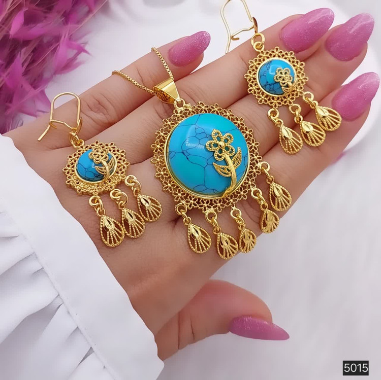 نیمست نگین فیروزه آویزدار جدید طرح طلا رنگثابت آبکاری قوی وارداتی باکیفیت