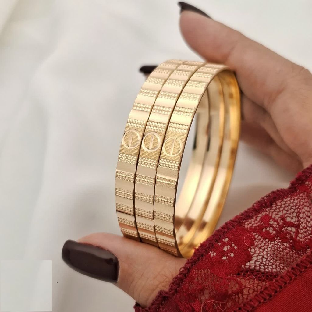النگو کارتیر لوکس جدیدطرح طلا رنگ‌ثابت تضمینی مناسب استفاده روزانه