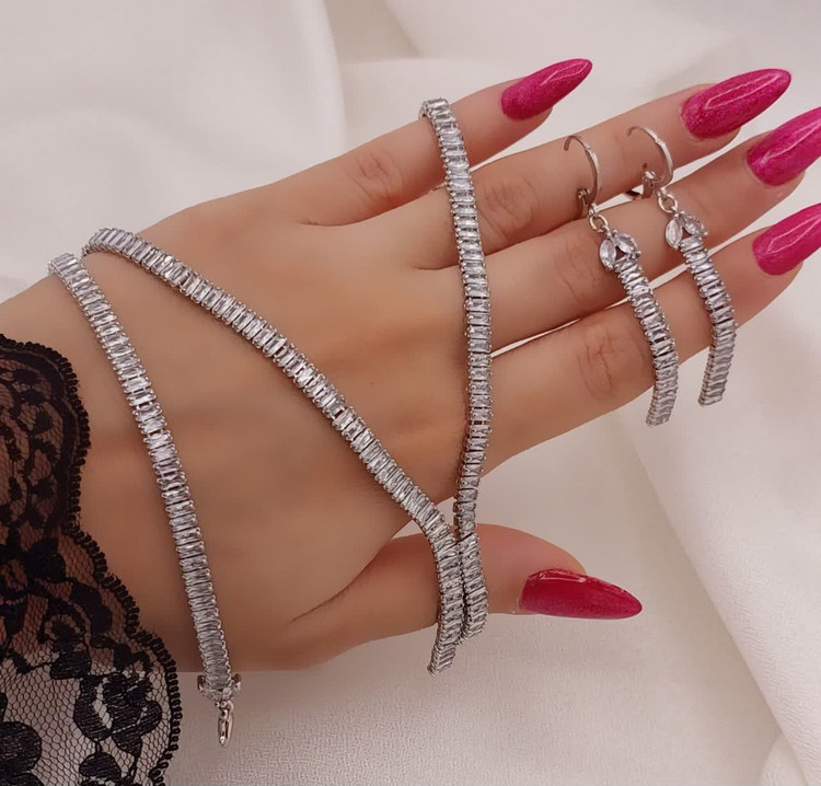 سرویس مجلسی فول نگین نقره ای جدید طرح طلا رنگثابت تضمینی باکارت ضمانت